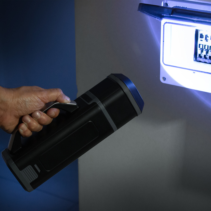 Linterna con set de herramientas 